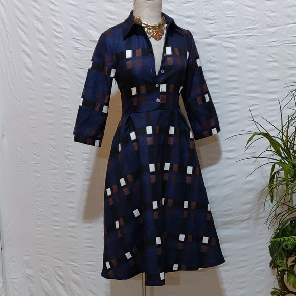 Buttoned top flare dress - Picture 5 of 7